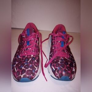 Brooks Adrenaline GTS 22 Women's 11B  Running Shoe Leopard Magenta  Sneaker